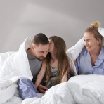 Bettdecke „Familon Original Light Duvet“. Winterdecken, 150x200 cm. Helles weißes deckbett im eleganten und reduzierten design familon