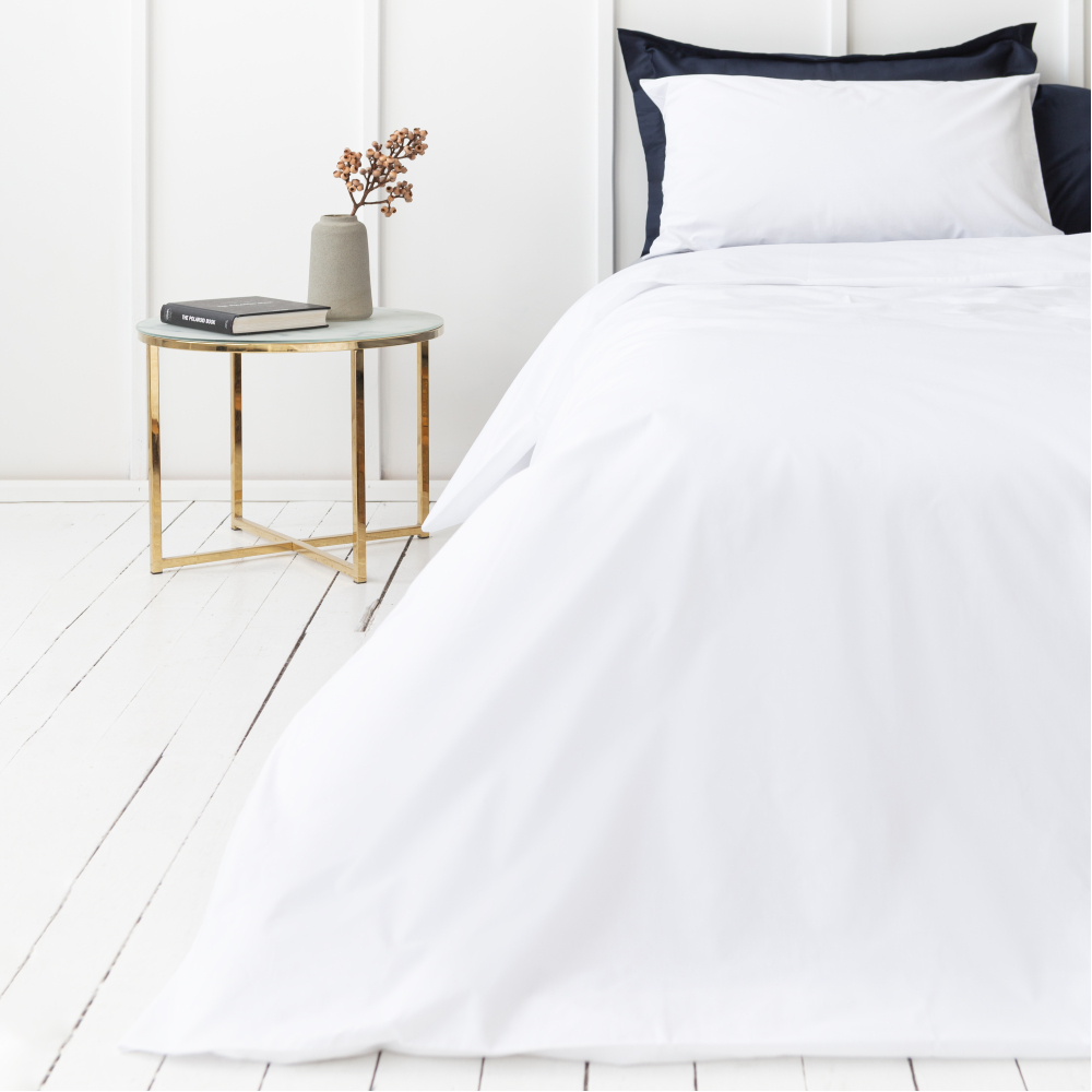 Bettwäsche set "Pearl". Bettwäsche für Hotels, 135/140x200 cm, 200x200 cm, 200x220 cm, 220x240 cm. Saubere weiße bettwäsche für eine frische und einladende atmosphäre im schlafzimmer.
