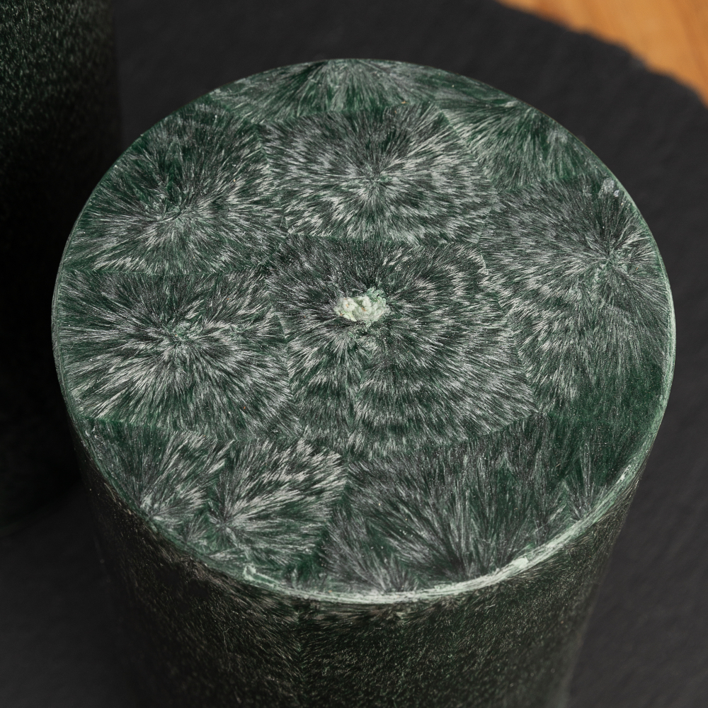 Handgefertigte runde Kerze „Emerald“ 1 Stk.. Kerzen