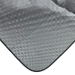Tagesdecke „Black trapuntino Bedspread“. Tagesdecken, 170x250 cm, 200x250 cm. Ausgebreitet auf dem bett schafft die decke einen modernen kontrast und einen stimmigen interieur-akzent.