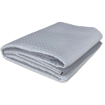 Tagesdecke „Grey trapuntino Bedspread“. Tagesdecken, 170x250 cm, 200x250 cm. Graue tagesdecke ist mit einem dezenten quadratischen muster verziert, das dem stoff struktur verleiht.