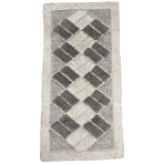Teppich „Cream Diamond Mosaic Rug“, 70x140 cm. Rechteckiger cremefarbener teppich mit grauen rechtecken im rautenmuster. Teppich „Cream Diamond Mosaic Rug“, 70x140 cm. Rechteckiger cremefarbener teppich mit grauen rechtecken im rautenmuster.