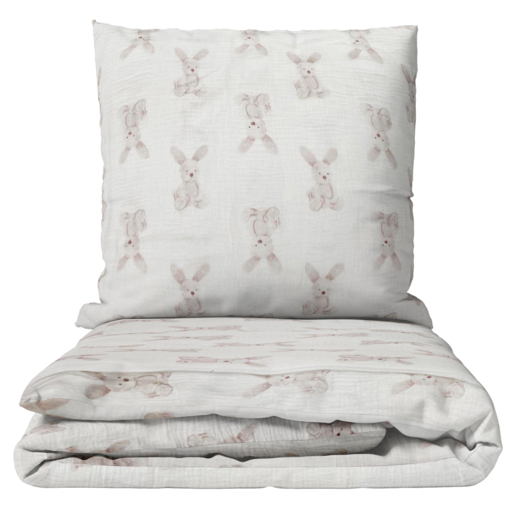 Musselin bettwäsche "Sweet Bunny Rest". Bettwäsche Baumwolle, 135/140x200 cm, 155/160x200 cm. Weißes bettwäscheset mit dezentem sandfarbenen hasenmotiv, minimalistisches und verspieltes design.