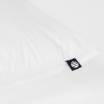 Kissen „Familon Original Pillow“. Klassisch gehaltenes weißes kissen mit glatter struktur familon