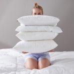 Kissen „Familon Original Pillow“. Stilvolles weißes kissen im reduzierten design familon