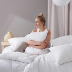 Kissen „Familon Original Pillow“. Modernes weißes kissen mit klarer und einfacher optik familon