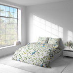Bettwäsche set "Birds in Bloom". Bettwäsche Baumwolle, 135/140x200 cm, 200x200 cm, 200x220 cm, 220x240 cm. Blaue vögel und zarte grüne äste auf hellem hintergrund, die ein gefühl von leichtigkeit und frische vermitteln.