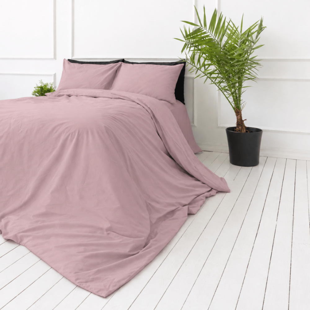 Bettwäsche set "Brick Rose". Bettwäsche einfarbig, 135/140x200 cm, 155x220 cm, 160x200 cm, 180x200 cm, 200x200 cm, 200x220 cm, 220x240 cm. Bettdeckenbezug in zartem rosa mit farblich abgestimmten polsterbezügen. Bettwäsche set "Brick Rose". Bettwäsche einfarbig, 135/140x200 cm, 155x220 cm, 160x200 cm, 180x200 cm, 200x200 cm, 200x220 cm, 220x240 cm. Bettdeckenbezug in zartem rosa mit farblich abgestimmten polsterbezügen.