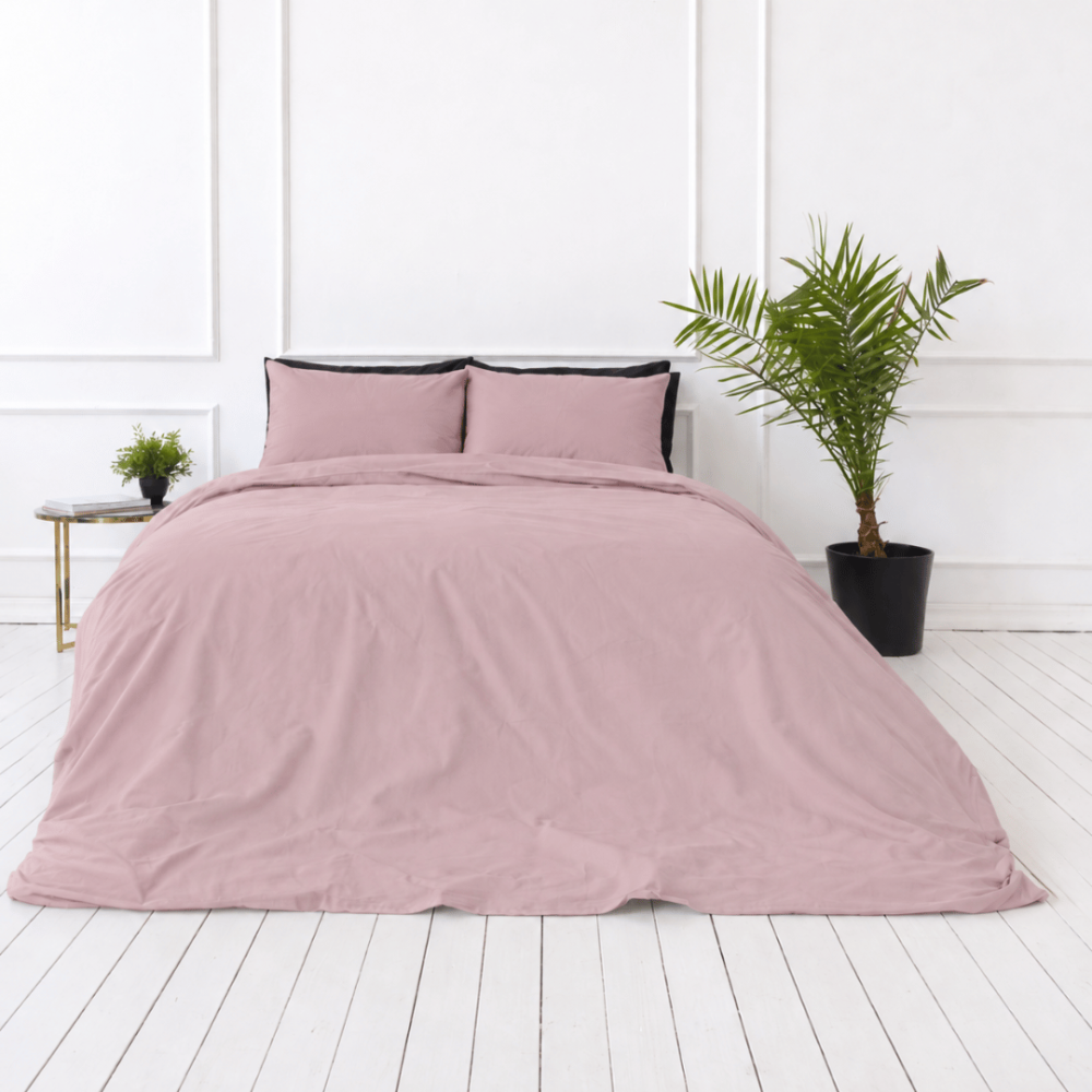 Bettwäsche set "Brick Rose". Bettwäsche einfarbig, 135/140x200 cm, 155x220 cm, 160x200 cm, 180x200 cm, 200x200 cm, 200x220 cm, 220x240 cm. Schlicht gestaltete bettwäsche-garnitur in einem feinen graurosaton. Bettwäsche set "Brick Rose". Bettwäsche einfarbig, 135/140x200 cm, 155x220 cm, 160x200 cm, 180x200 cm, 200x200 cm, 200x220 cm, 220x240 cm. Schlicht gestaltete bettwäsche-garnitur in einem feinen graurosaton.