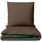 Bettwäsche set „Brunette Juniper“. Bettwäsche 155x200, 135/140x200 cm, 150x200 cm, 155/160x200 cm, 180x200 cm, 200x200 cm, 200x220 cm, 220x240 cm. Dieses dunkelgrüne bettwäsche-set wird durch braune kissen ergänzt.