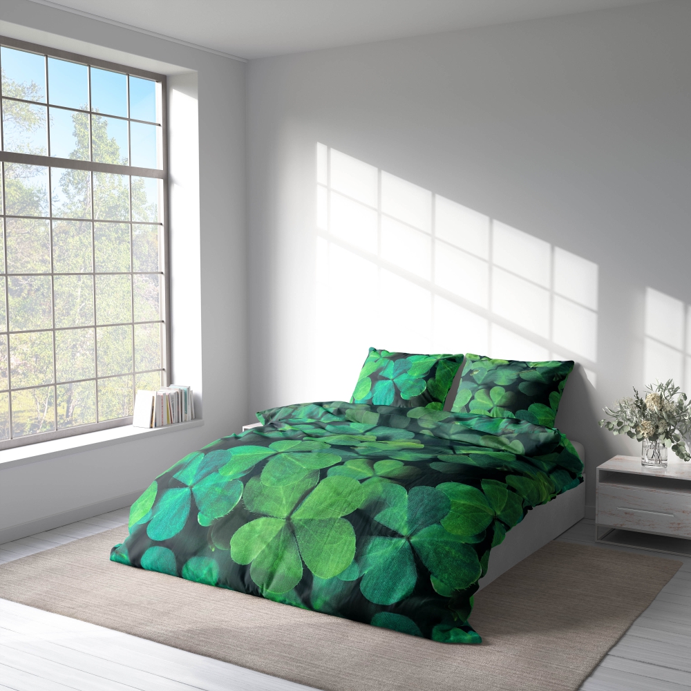 Bettwäsche set "Clover". Bettwäsche 140x200, 135/140x200 cm, 180x200 cm. Schickes schwarzes bettwäscheset mit grünen kleeblättern, perfekt für eine moderne und erfrischende schlafzimmerästhetik.