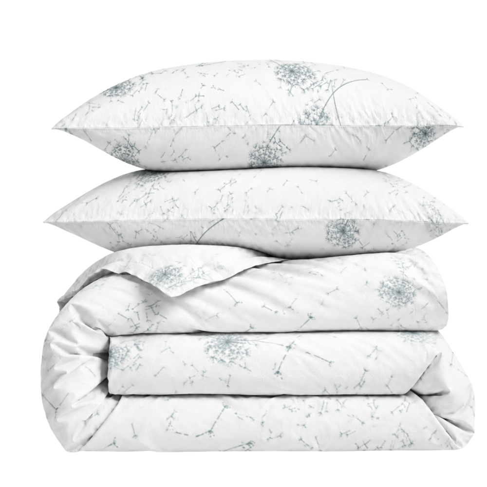 Bettwäsche set "Dandelion puff". Bettwäsche 155x200, 135/140x200 cm, 150x200 cm, 155/160x200 cm, 180x200 cm, 200x200 cm, 200x220 cm. Elegantes weißes bettwäscheset mit silbernen pusteblumen, das eine skurrile und heitere atmosphäre schafft. Bettwäsche set "Dandelion puff". Bettwäsche 155x200, 135/140x200 cm, 150x200 cm, 155/160x200 cm, 180x200 cm, 200x200 cm, 200x220 cm. Elegantes weißes bettwäscheset mit silbernen pusteblumen, das eine skurrile und heitere atmosphäre schafft.