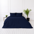 Bettwäsche set "Dark Blue Stripes". Gemusterte Bettwäsche, 135/140x200 cm, 155/160x200 cm, 200x200 cm, 200x220 cm. Elegantes und stilvolles dunkelblaues bettwäscheset mit klassischem streifenmuster, perfekt für eine raffinierte schlafzimmeratmosphäre. Bettwäsche set "Dark Blue Stripes". Gemusterte Bettwäsche, 135/140x200 cm, 155/160x200 cm, 200x200 cm, 200x220 cm. Elegantes und stilvolles dunkelblaues bettwäscheset mit klassischem streifenmuster, perfekt für eine raffinierte schlafzimmeratmosphäre.