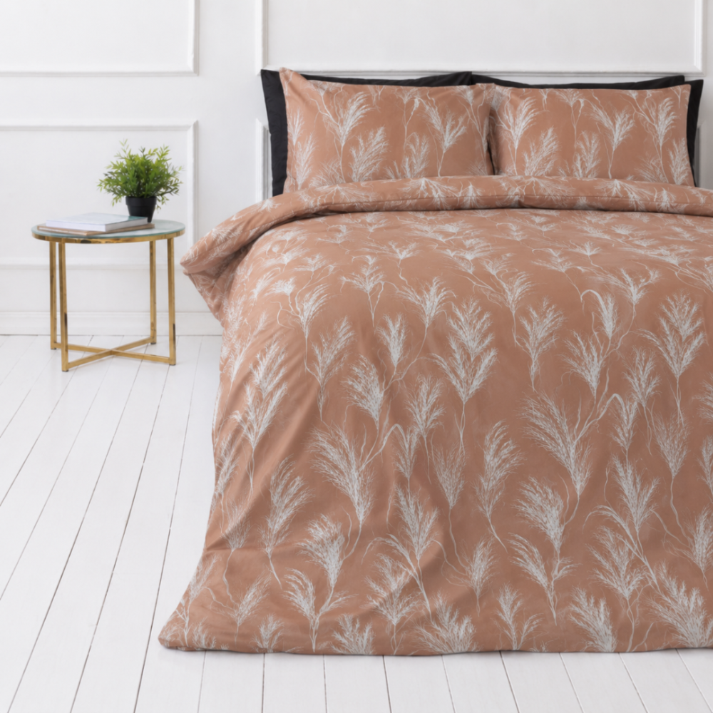 Bettwäsche set „Elara“. Bettwäsche 155x200, 135/140x200 cm, 150x200 cm, 155/160x200 cm, 180x200 cm, 200x200 cm, 200x220 cm, 220x240 cm. Bettwäsche-set in warmer terrakottafarbe mit feinem federartigen muster Bettwäsche set „Elara“. Bettwäsche 155x200, 135/140x200 cm, 150x200 cm, 155/160x200 cm, 180x200 cm, 200x200 cm, 200x220 cm, 220x240 cm. Bettwäsche-set in warmer terrakottafarbe mit feinem federartigen muster