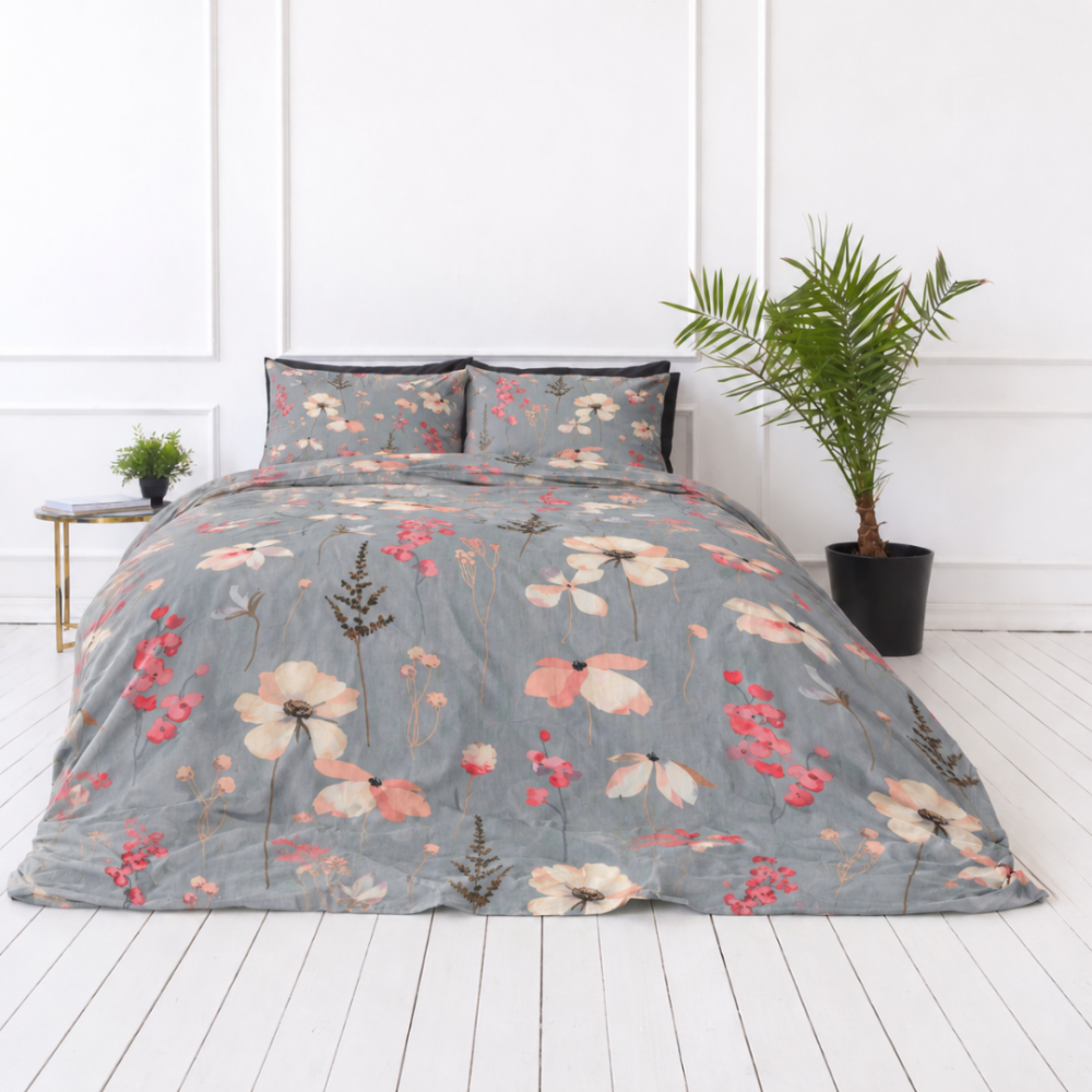 Bettwäsche set "Fleurine". Bettwäsche 155x200, 135/140x200 cm, 155x220 cm, 160x200 cm, 180x200 cm, 200x200 cm, 200x220 cm, 220x240 cm. Graues bettwäscheset mit aquarelligen blüten- und zweigstrukturen Bettwäsche set "Fleurine". Bettwäsche 155x200, 135/140x200 cm, 155x220 cm, 160x200 cm, 180x200 cm, 200x200 cm, 200x220 cm, 220x240 cm. Graues bettwäscheset mit aquarelligen blüten- und zweigstrukturen