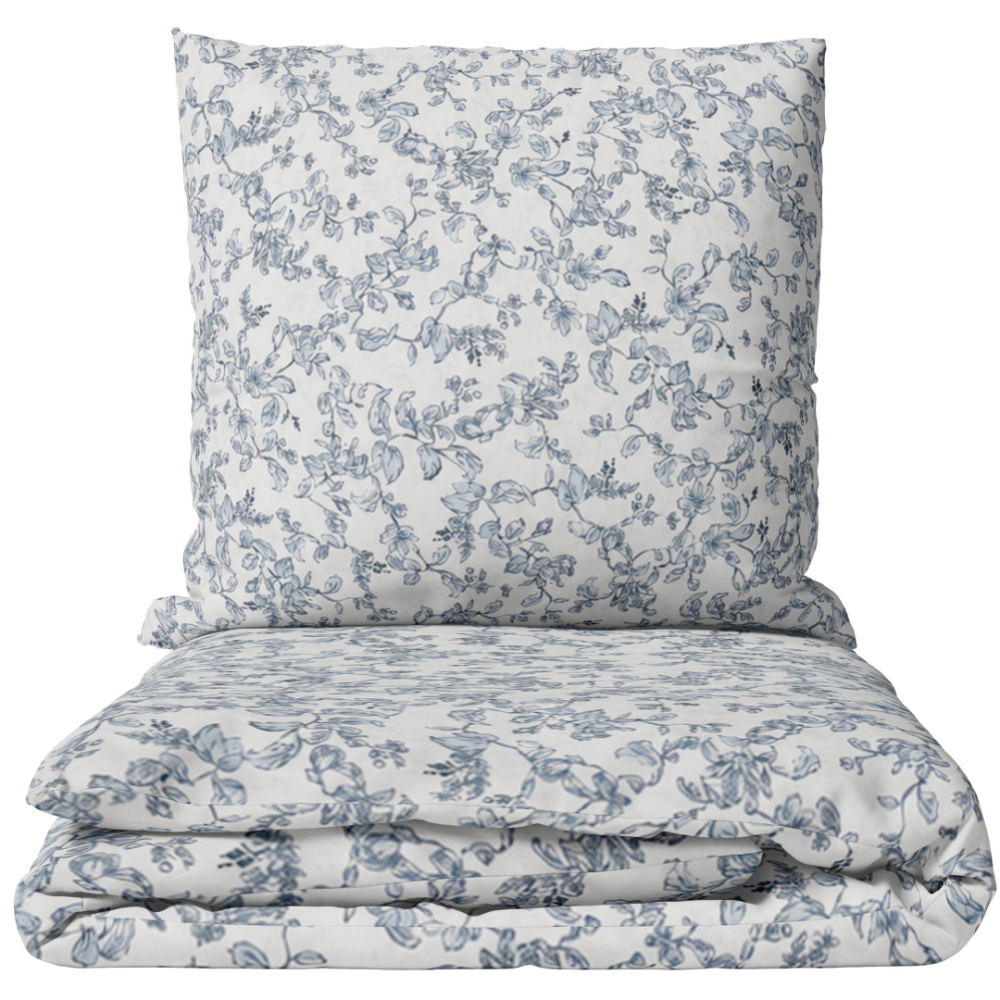 Bettwäsche set "Floral Dream". Gemusterte Bettwäsche, 135/140x200 cm, 200x200 cm, 200x220 cm. Weiße bettwäsche-garnitur mit feinem blumenmuster in blaugrau. Bettwäsche set "Floral Dream". Gemusterte Bettwäsche, 135/140x200 cm, 200x200 cm, 200x220 cm. Weiße bettwäsche-garnitur mit feinem blumenmuster in blaugrau.