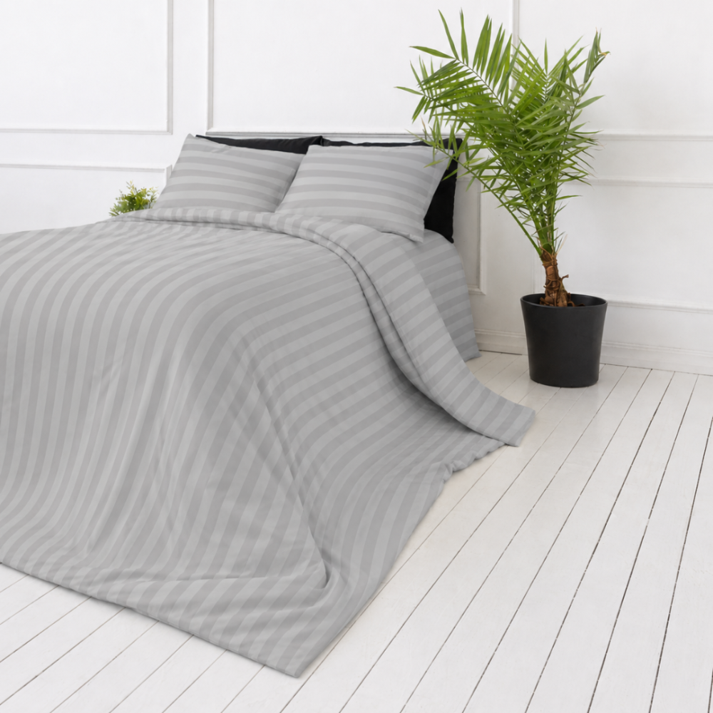 Bettwäsche set "Grey Stripes". Bettwäsche 135x200, 135/140x200 cm, 150x200 cm, 155/160x200 cm, 180x200 cm, 200x200 cm, 200x220 cm. Elegantes und schickes graues bettwäsche-set mit minimalistischem streifenmuster, das die ästhetik jedes raumes verbessert.
