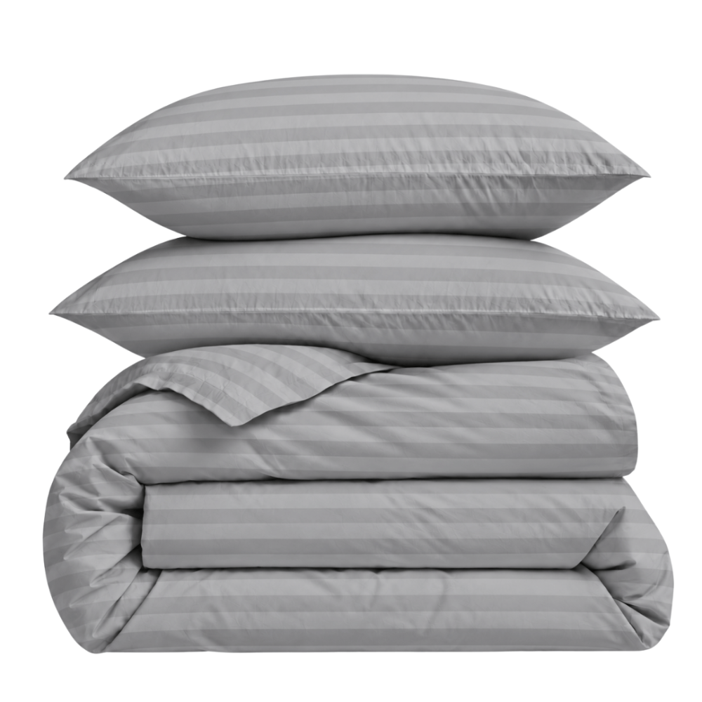 Bettwäsche set "Grey Stripes". Bettwäsche 135x200, 135/140x200 cm, 155x220 cm, 160x200 cm, 180x200 cm, 200x200 cm, 200x220 cm. Graues bettwäsche-set mit einem dezenten streifenmuster für einen zeitgemäßen und eleganten look in ihrem schlafzimmer. Bettwäsche set "Grey Stripes". Bettwäsche 135x200, 135/140x200 cm, 155x220 cm, 160x200 cm, 180x200 cm, 200x200 cm, 200x220 cm. Graues bettwäsche-set mit einem dezenten streifenmuster für einen zeitgemäßen und eleganten look in ihrem schlafzimmer.