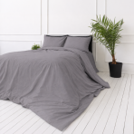 Bettwäsche set „Gull“. Bettwäsche 135x200, 135/140x200 cm, 200x200 cm, 200x220 cm. Elegantes graues bettwäscheset, das sich nahtlos in jede einrichtung einfügt und ein ruhiges und raffiniertes ambiente bietet. Bettwäsche set „Gull“. Bettwäsche 135x200, 135/140x200 cm, 200x200 cm, 200x220 cm. Elegantes graues bettwäscheset, das sich nahtlos in jede einrichtung einfügt und ein ruhiges und raffiniertes ambiente bietet.