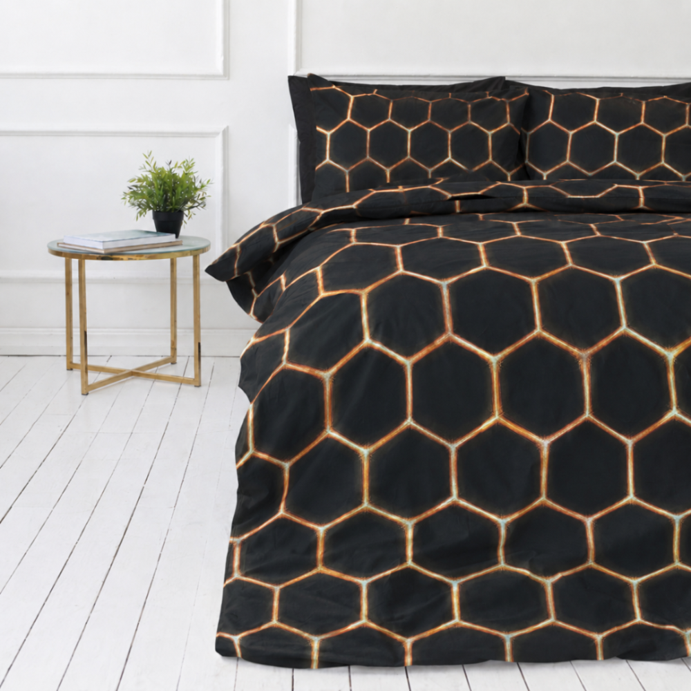 Bettwäsche set "Lavahive". Schwarze Bettwäsche, 135/140x200 cm, 150x200 cm, 155/160x200 cm, 180x200 cm, 200x200 cm, 200x220 cm. Elegantes schwarzes bettwäscheset mit bienenstockähnlichem funkenmuster.