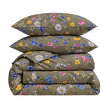 Bettwäsche set "Leafara". Bettwäsche 155x200, 135/140x200 cm, 155x220 cm, 160x200 cm, 180x200 cm, 200x200 cm, 200x220 cm, 220x240 cm. Dieses grüne bettwäsche-set besticht durch ein feines muster aus wilden wiesenblumen. Bettwäsche set "Leafara". Bettwäsche 155x200, 135/140x200 cm, 155x220 cm, 160x200 cm, 180x200 cm, 200x200 cm, 200x220 cm, 220x240 cm. Dieses grüne bettwäsche-set besticht durch ein feines muster aus wilden wiesenblumen.