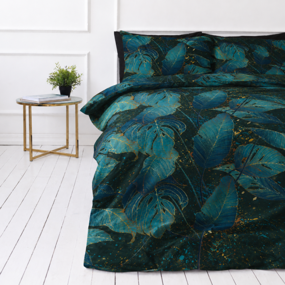 Bettwäsche set „Luminare“. Bettwäsche 155x200, 135/140x200 cm, 150x200 cm, 155/160x200 cm, 180x200 cm, 200x200 cm, 200x220 cm, 220x240 cm. Grünlich-blaue bettwäsche mit edlen goldakzenten. Bettwäsche set „Luminare“. Bettwäsche 155x200, 135/140x200 cm, 150x200 cm, 155/160x200 cm, 180x200 cm, 200x200 cm, 200x220 cm, 220x240 cm. Grünlich-blaue bettwäsche mit edlen goldakzenten.
