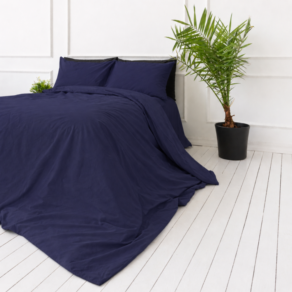 Bettwäsche set "Navy". Bettwäsche einfarbig, 135/140x200 cm, 150x200 cm, 155/160x200 cm, 180x200 cm, 200x200 cm, 200x220 cm, 220x240 cm. Beruhigendes dunkelblaues bettwäsche-set zur schaffung einer ruhigen schlafzimmeratmosphäre.