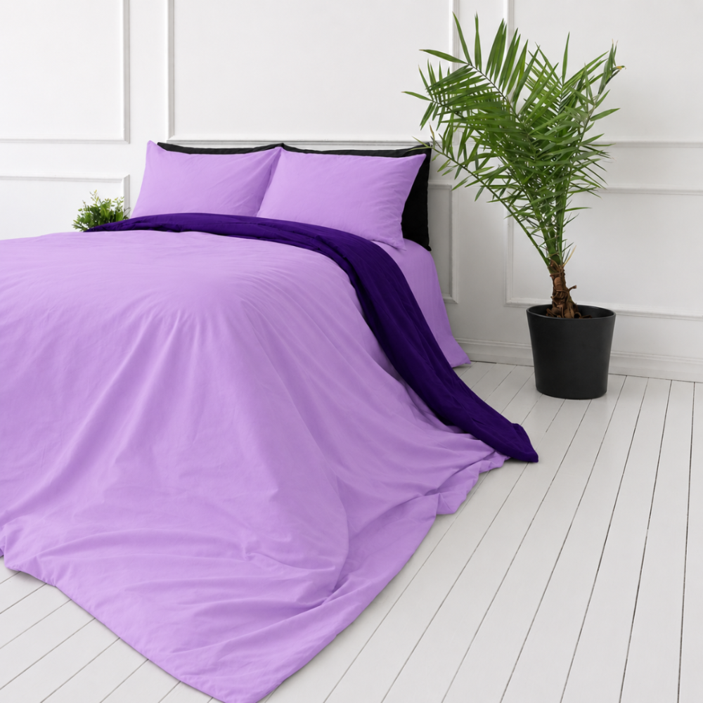 Bettwäsche set „Orchid Pansy“. Bettwäsche 155x200, 135/140x200 cm, 150x200 cm, 155/160x200 cm, 180x200 cm, 200x200 cm, 200x220 cm, 220x240 cm. Modernes bettwäsche-set in violett mit heller und dunkler optik.
