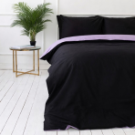 Bettwäsche set "Ozai Orchid". Bettwäsche 155x200, 135/140x200 cm, 150x200 cm, 155/160x200 cm, 180x200 cm, 200x200 cm, 200x220 cm, 220x240 cm. Modernes beidseitiges bettwäsche-set in schwarz mit lavendelakzent.