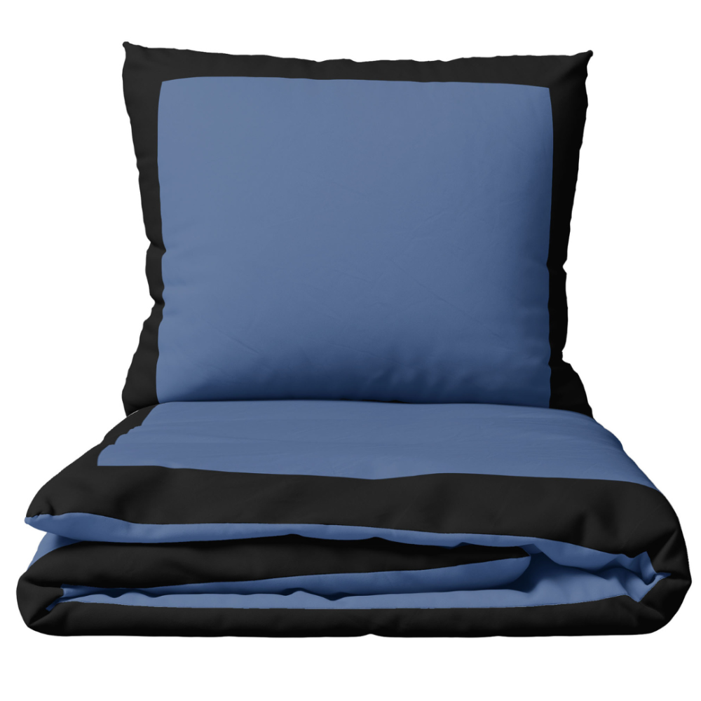 Bettwäsche set "Squared Marine". Bettwäsche 200x220, 200x220 cm. Atemberaubende dunkelblaue bettwäsche, umrahmt von kräftigen schwarzen linien, die einen fesselnden und eleganten look erzeugen.