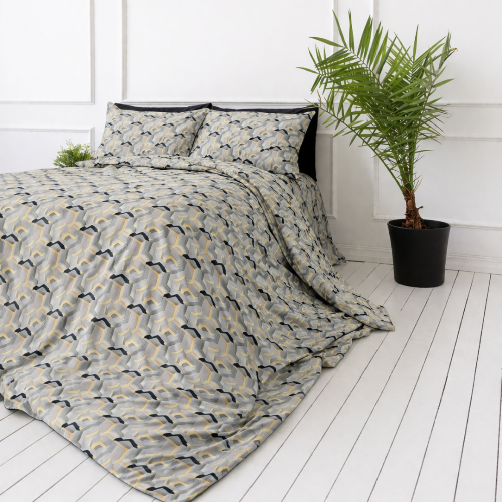 Bettwäsche set "Vibe". Bettwäsche 135x200, 135/140x200 cm, 200x200 cm, 200x220 cm. Bettwäsche-set mit grauem hintergrund und gelb-schwarzem geometrischem muster. Bettwäsche set "Vibe". Bettwäsche 135x200, 135/140x200 cm, 200x200 cm, 200x220 cm. Bettwäsche-set mit grauem hintergrund und gelb-schwarzem geometrischem muster.