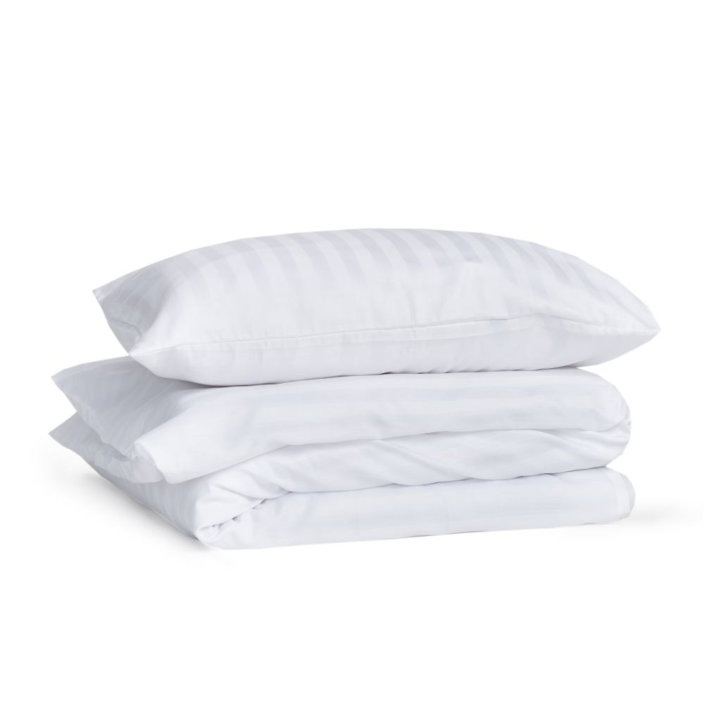 Bettwäsche set "White Stripes". Bettwäsche für Hotels, 135/140x200 cm, 200x200 cm, 200x220 cm, 220x240 cm. Weißes bettwäsche-set mit dezenten streifen, das ihrem schlafzimmer eleganz und struktur verleiht.