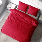 Bettwäsche set "Zuko". Bettwäsche für Hotels, 135/140x200 cm, 200x200 cm, 200x220 cm, 220x240 cm. Stilvolles rotes bettwäscheset, das ihrem schlafzimmer einen hauch von raffinesse verleiht.