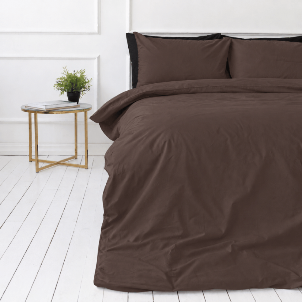 Perkal Bettwäsche „Brown Percale“. Bettwäsche 150x200, 135/140x200 cm, 155x220 cm, 160x200 cm, 180x200 cm, 200x200 cm, 200x220 cm, 220x240 cm. Bettwäsche in kräftigem schokoladenbraun mit einer warmen farbnuance. Perkal Bettwäsche „Brown Percale“. Bettwäsche 150x200, 135/140x200 cm, 155x220 cm, 160x200 cm, 180x200 cm, 200x200 cm, 200x220 cm, 220x240 cm. Bettwäsche in kräftigem schokoladenbraun mit einer warmen farbnuance.