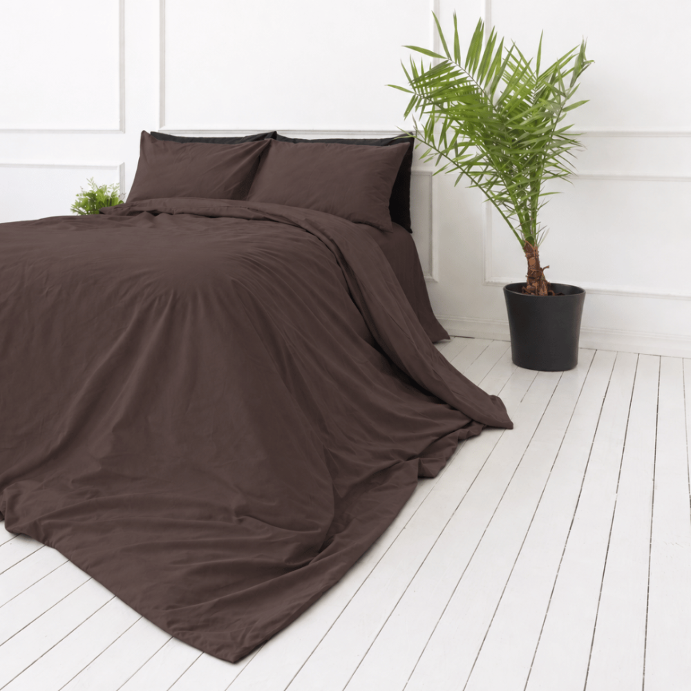Perkal Bettwäsche „Brown Percale“. Bettwäsche 150x200, 135/140x200 cm, 155x220 cm, 160x200 cm, 180x200 cm, 200x200 cm, 200x220 cm, 220x240 cm. Kissenbezüge in einheitlichem schokoladenbraun. Perkal Bettwäsche „Brown Percale“. Bettwäsche 150x200, 135/140x200 cm, 155x220 cm, 160x200 cm, 180x200 cm, 200x200 cm, 200x220 cm, 220x240 cm. Kissenbezüge in einheitlichem schokoladenbraun.