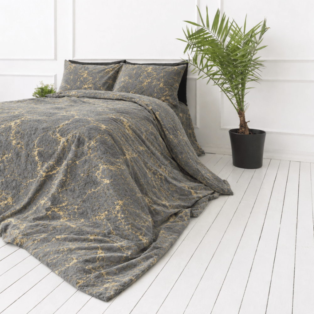 Plüsch Bettwäsche "Minky Gilded Grey". Plüsch Bettwäsche, 200x220 cm. Graue bettwäsche-garnitur mit abstrakter marmoroptik in gold.