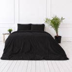 Premium satin bettwäsche set "Black Stripe Sateen“. Mako Satin Bettwäsche, 135/140x200 cm, 200x200 cm. Klassische schwarze bettwäsche mit dünnen vertikalen streifen. Premium satin bettwäsche set "Black Stripe Sateen“. Mako Satin Bettwäsche, 135/140x200 cm, 200x200 cm. Klassische schwarze bettwäsche mit dünnen vertikalen streifen.