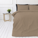 Premium satin bettwäsche set "Brandy Stripe Sateen". Bettwäsche 150x200, 135/140x200 cm, 150x200 cm, 155/160x200 cm, 180x200 cm, 200x200 cm, 200x220 cm, 220x240 cm. Bettwäsche in dunkel sandbraunem farbton mit streifen