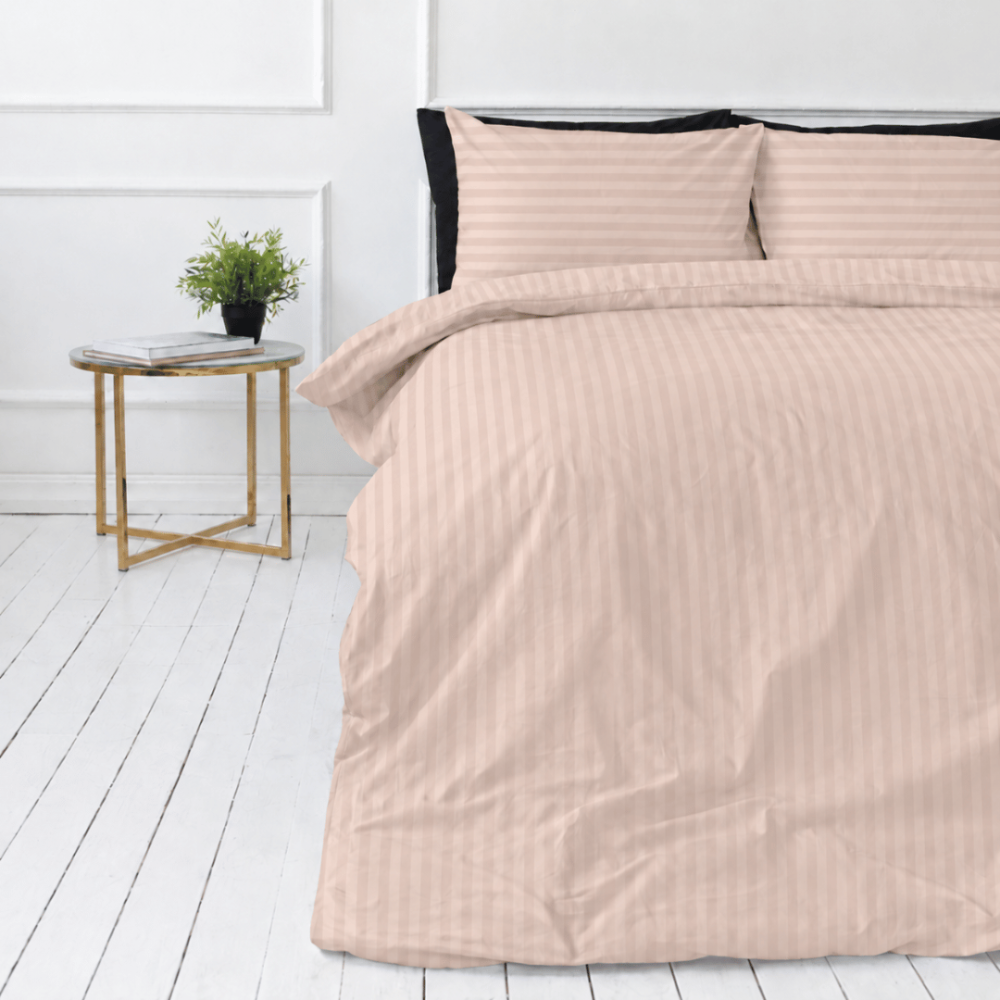 Premium satin bettwäsche set "Classic Coffee Stripe Sateen". Mako Satin Bettwäsche, 135/140x200 cm, 155x220 cm, 160x200 cm, 180x200 cm, 200x200 cm, 200x220 cm, 220x240 cm. Bettwäsche in sanften beigetönen mit abwechselnd helleren und dunkleren streifen. Premium satin bettwäsche set "Classic Coffee Stripe Sateen". Mako Satin Bettwäsche, 135/140x200 cm, 155x220 cm, 160x200 cm, 180x200 cm, 200x200 cm, 200x220 cm, 220x240 cm. Bettwäsche in sanften beigetönen mit abwechselnd helleren und dunkleren streifen.