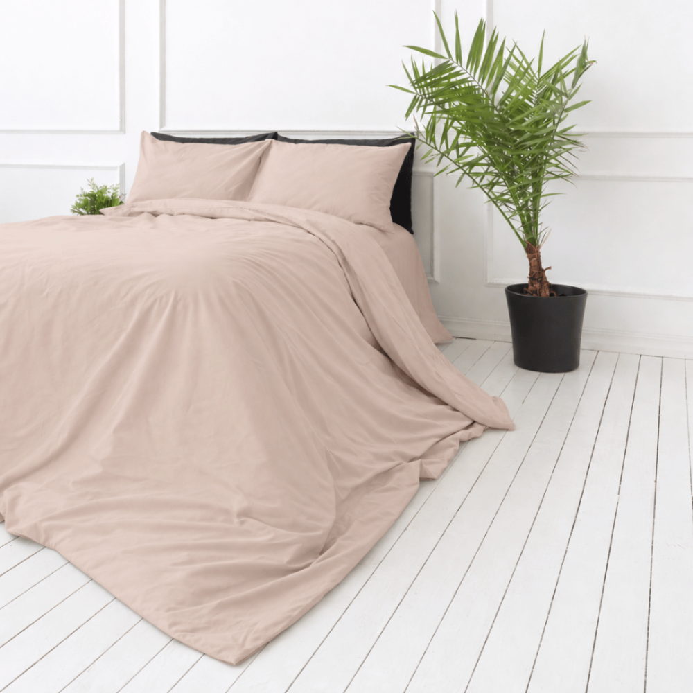 Premium satin bettwäsche set "Classic coffee sateen". Bettwäsche 150x200, 135/140x200 cm, 155x220 cm, 160x200 cm, 180x200 cm, 200x200 cm, 200x220 cm, 220x240 cm. Musterlose decken- und polsterbezüge in hellbeige. Premium satin bettwäsche set "Classic coffee sateen". Bettwäsche 150x200, 135/140x200 cm, 155x220 cm, 160x200 cm, 180x200 cm, 200x200 cm, 200x220 cm, 220x240 cm. Musterlose decken- und polsterbezüge in hellbeige.