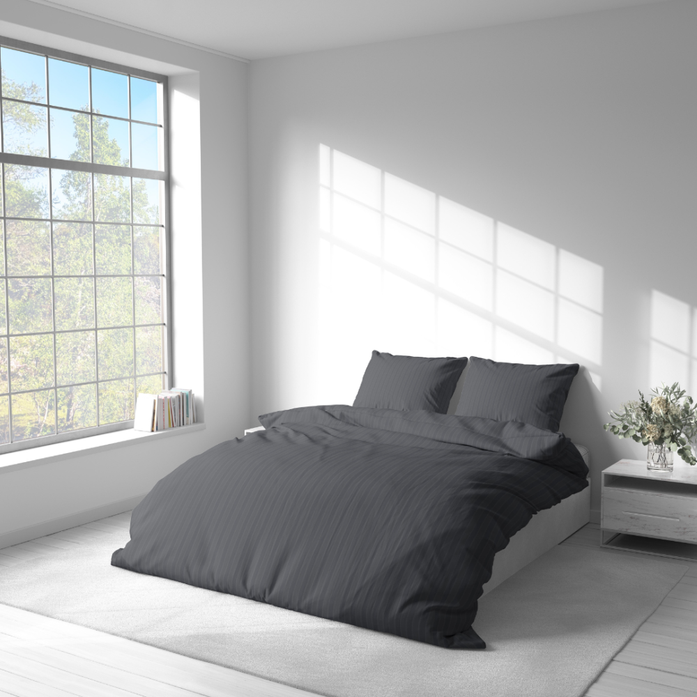Premium satin bettwäsche set "Graphite Stripe Satin“. Bettwäsche aus Satin, 135/140x200 cm, 200x200 cm. Modernes gestreiftes design in tiefem grauton.