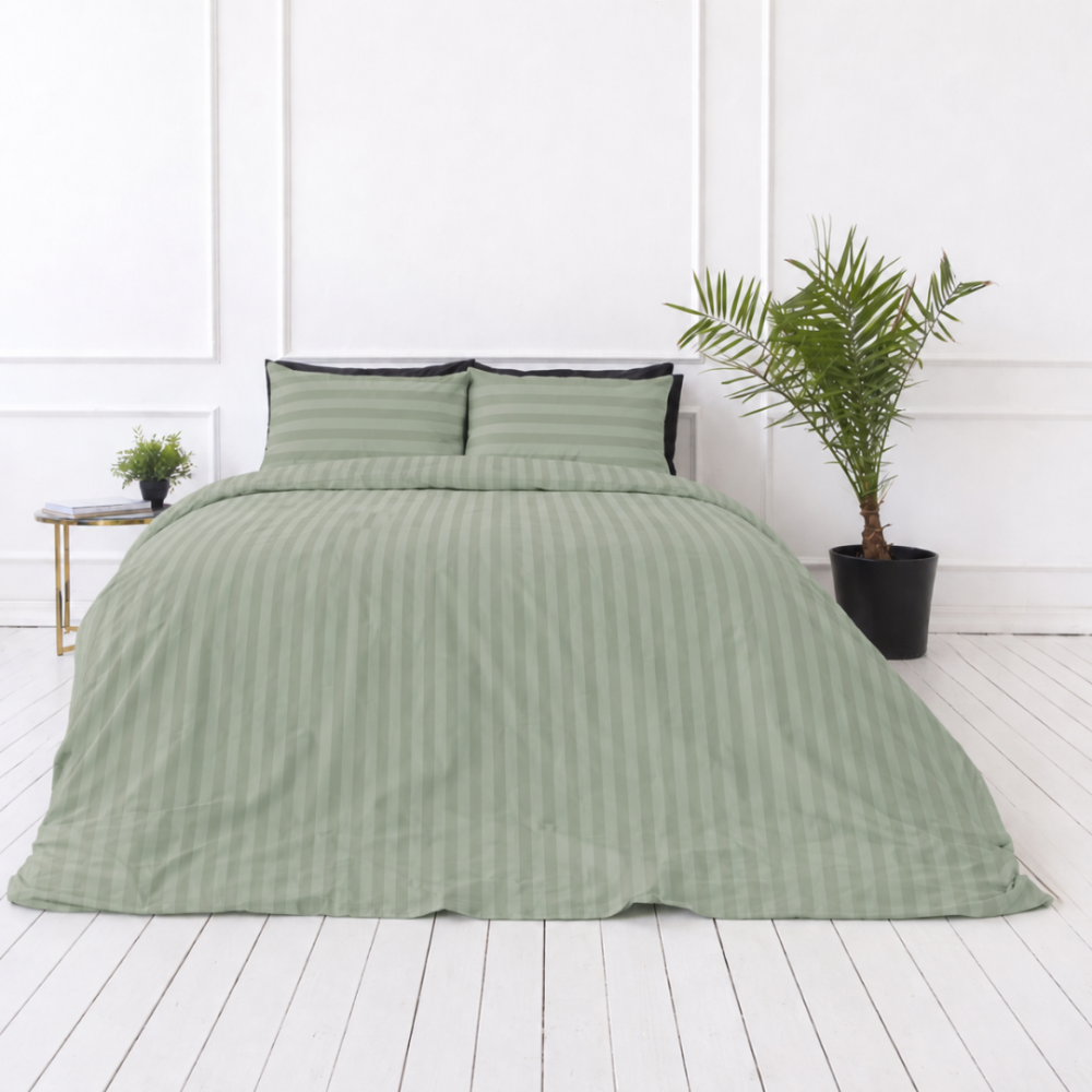 Premium satin bettwäsche set "Pistachio Stripe Sateen". Bettwäsche 150x200, 135/140x200 cm, 150x200 cm, 155/160x200 cm, 180x200 cm, 200x200 cm, 200x220 cm, 220x240 cm. Grüne streifenbettwäsche mit zurückhaltendem ton-in-ton-muster