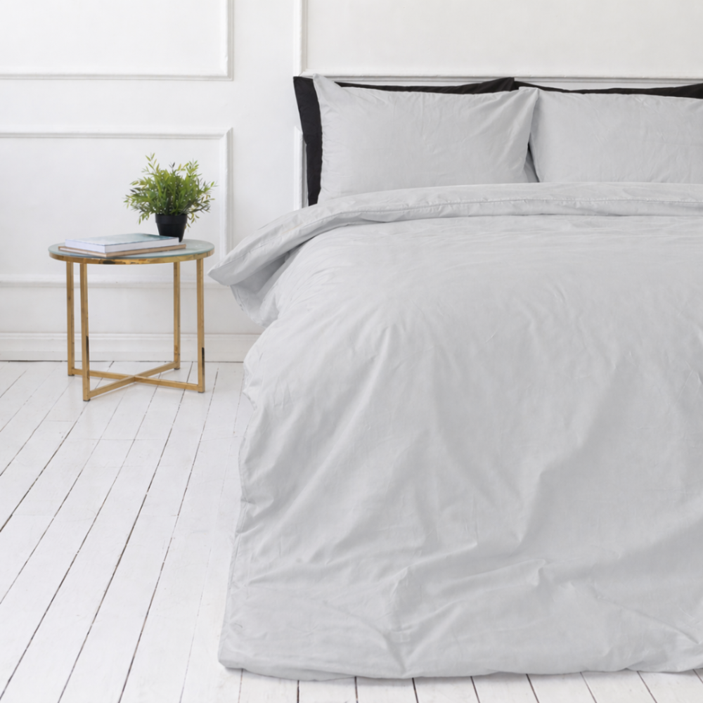 Premium satin bettwäsche set "Silvara". Bettwäsche 150x200, 135/140x200 cm, 150x200 cm, 155/160x200 cm, 180x200 cm, 200x200 cm, 200x220 cm, 220x240 cm. Zart graues modernes bettwäsche-set ohne musterung