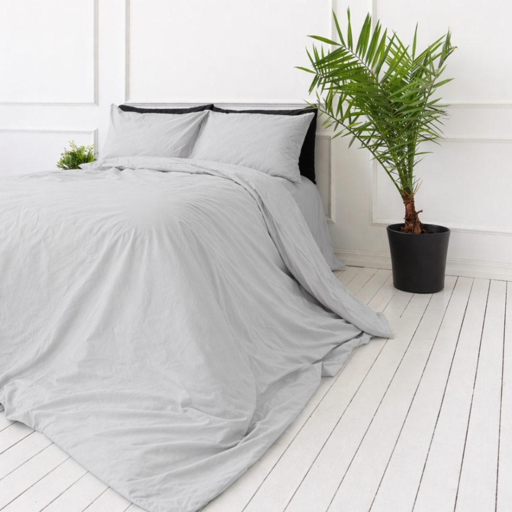 Premium satin bettwäsche set "Silvara". Bettwäsche 150x200, 135/140x200 cm, 150x200 cm, 155/160x200 cm, 180x200 cm, 200x200 cm, 200x220 cm, 220x240 cm. Elegantes graues design in ruhiger, einfarbiger optik