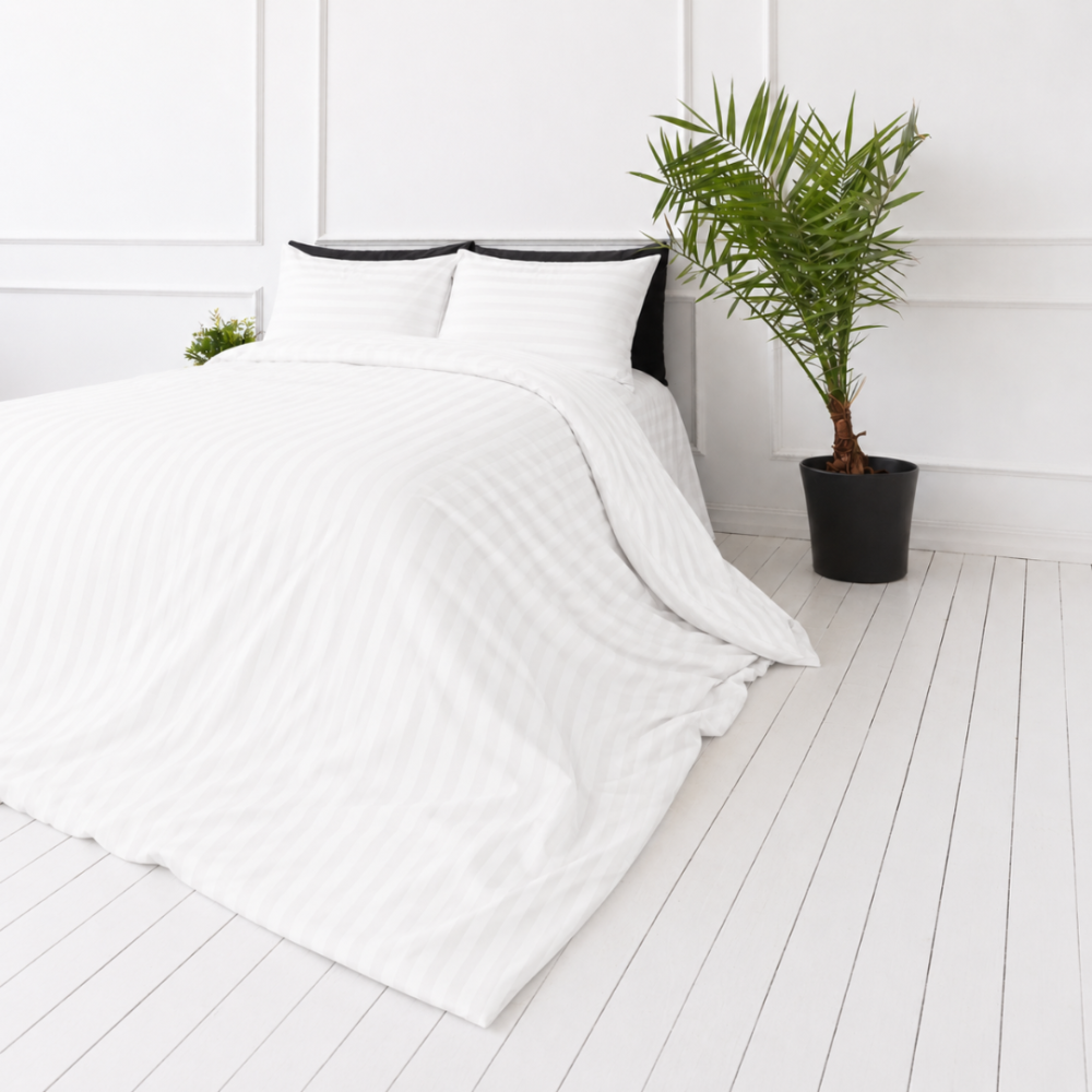 Premium satin bettwäsche set "White Stripe Sateen". Mako Satin Bettwäsche, 135/140x200 cm, 150x200 cm, 155/160x200 cm, 180x200 cm, 200x200 cm, 200x220 cm, 220x240 cm. Weiß gestreifte bettwäsche mit elegantem und sauberem look Premium satin bettwäsche set "White Stripe Sateen". Mako Satin Bettwäsche, 135/140x200 cm, 150x200 cm, 155/160x200 cm, 180x200 cm, 200x200 cm, 200x220 cm, 220x240 cm. Weiß gestreifte bettwäsche mit elegantem und sauberem look