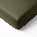 Satin Spannbettlaken „Moss Green Sateen“. Spannbettlaken 160x200, 90x200 cm, 135/140x200 cm, 160x200 cm, 180x200 cm. Spannleintuch in einem dezenten khakigrünton. Satin Spannbettlaken „Moss Green Sateen“. Spannbettlaken 160x200, 90x200 cm, 135/140x200 cm, 160x200 cm, 180x200 cm. Spannleintuch in einem dezenten khakigrünton.