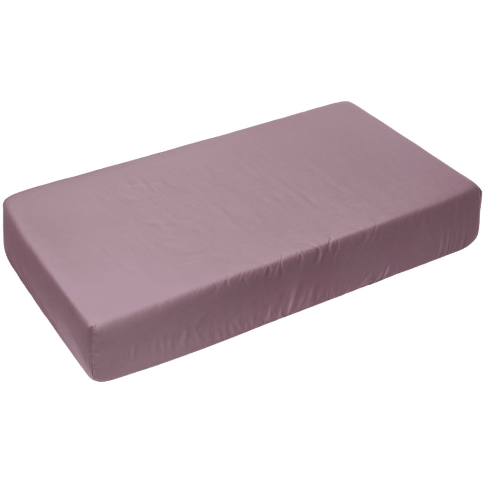 Satin Bettlaken „Grape Sateen“, 150x220 cm, 200x220 cm, 220x240 cm. Unifarbenes leintuch ohne gummizug in einem gedämpften aschrosaton. Satin Bettlaken „Grape Sateen“, 150x220 cm, 200x220 cm, 220x240 cm. Unifarbenes leintuch ohne gummizug in einem gedämpften aschrosaton.