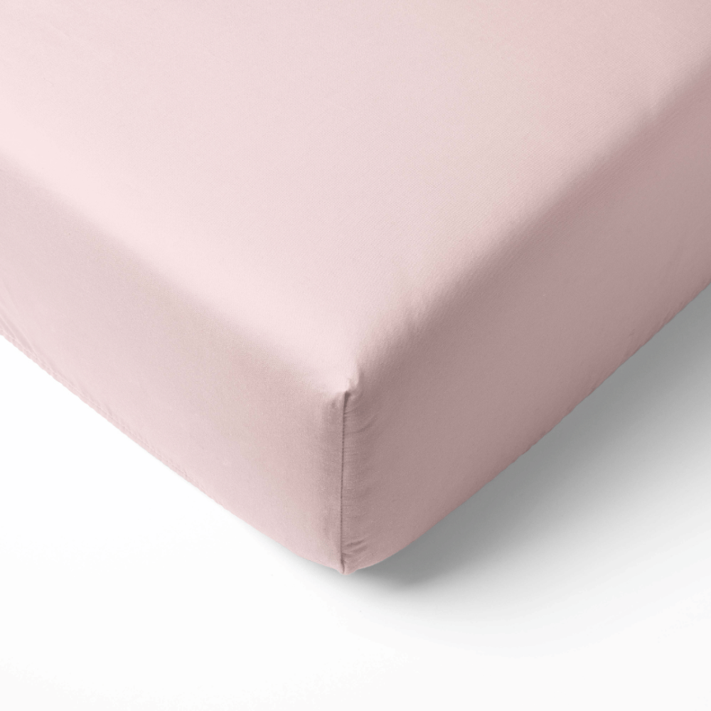 Satin Spannbettlaken „Classic pink fitted sheet“. Spannbettlaken 160x200, 90x200 cm, 135/140x200 cm, 155/160x200 cm, 180x200 cm. Pastellrosa spannleintuch mit schlichtem minimalistischem look