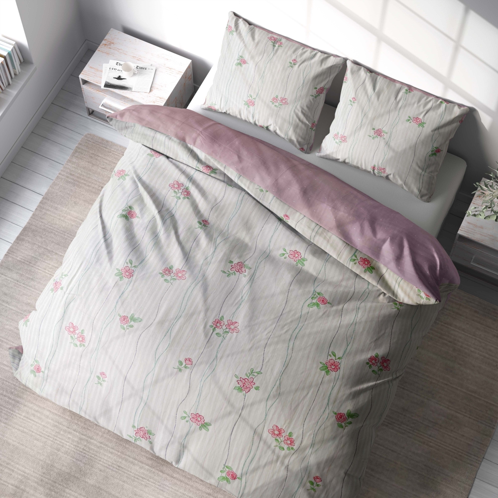 Satin bettwäsche set "Charming". Bettwäsche aus Satin, 135/140x200 cm, 200x200 cm, 200x220 cm. Weißes bettzeug mit zarten rosa rosen und kleinen blumen auf grauen linien.