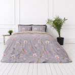Satin bettwäsche set "Daphne". Bettwäsche 135x200, 135/140x200 cm, 200x200 cm, 200x220 cm. Florales baumwollsatin-bettwäsche-set auf grau-violetter basis Satin bettwäsche set "Daphne". Bettwäsche 135x200, 135/140x200 cm, 200x200 cm, 200x220 cm. Florales baumwollsatin-bettwäsche-set auf grau-violetter basis
